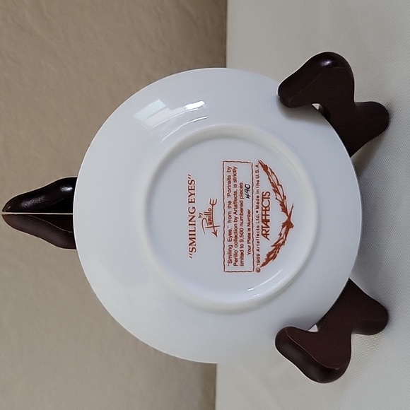 Smiling Eyes, Small Plate, By Perillo - Picture 2 of 5